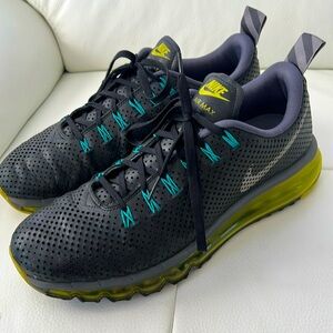 Air Max Motion Black Volt Mens Sz 11.5 EUC 631767-003